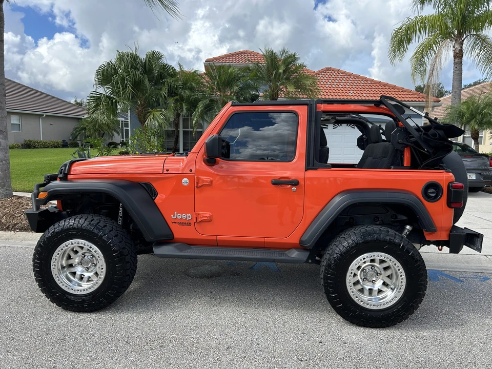 2019 Jeep JL Wrangler - Image 3 of 31