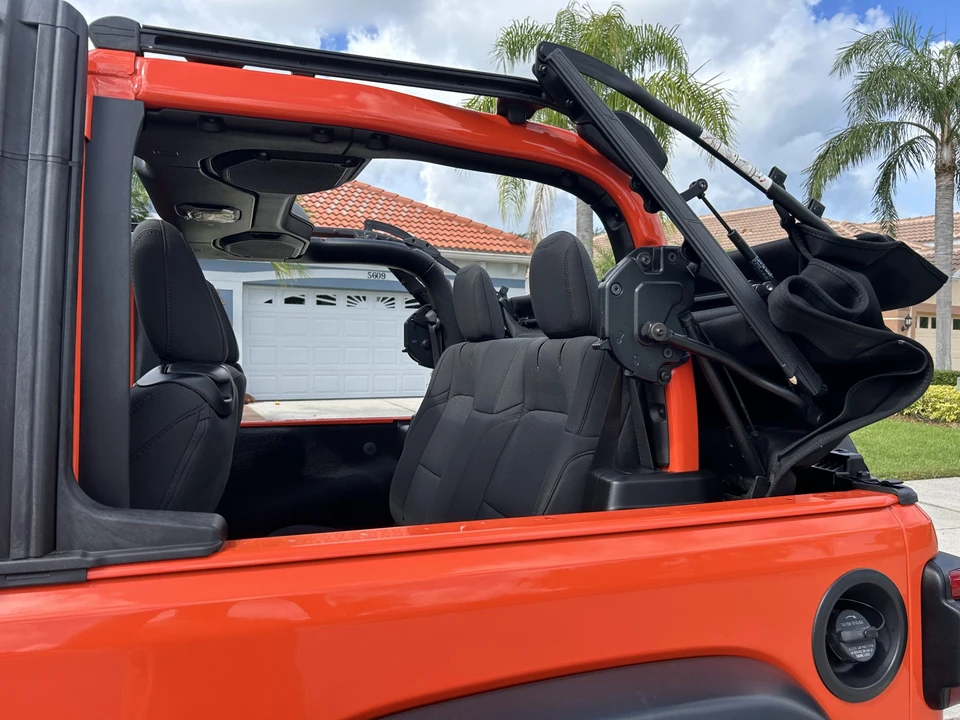2019 Jeep JL Wrangler - Image 22 of 31