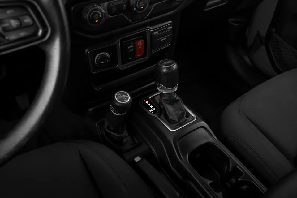 2019 Jeep JL Wrangler - Image 15 of 18