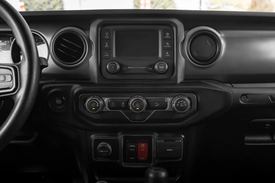 2019 Jeep JL Wrangler - Image 14 of 18