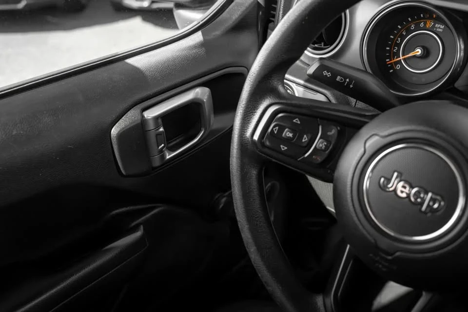 2019 Jeep JL Wrangler - Image 17 of 18