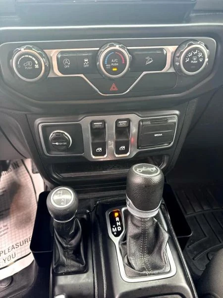 2019 Jeep JL Wrangler - Image 11 of 12