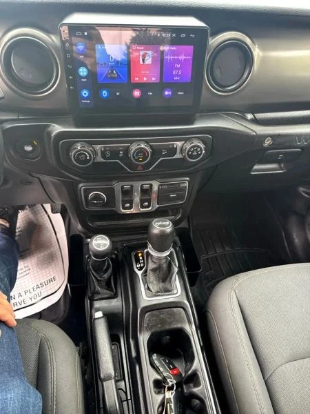 2019 Jeep JL Wrangler - Image 10 of 12