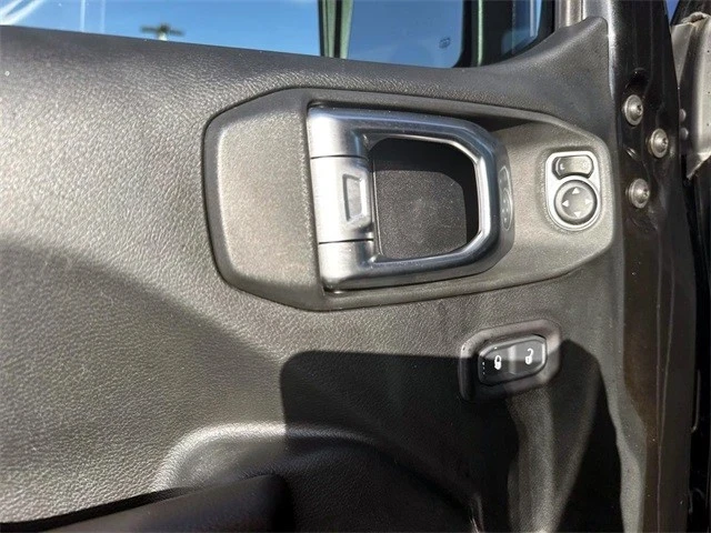 2019 Jeep JL Wrangler - Image 14 of 21