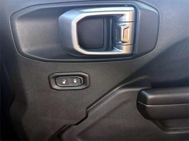 2019 Jeep JL Wrangler - Image 18 of 21