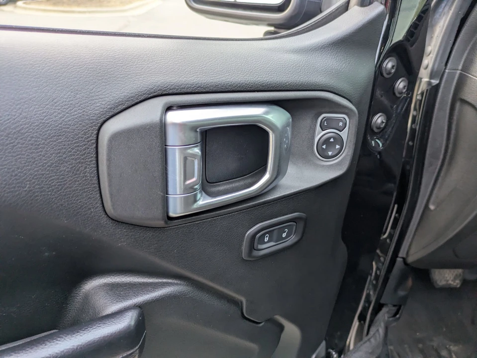 2019 Jeep JL Wrangler - Image 17 of 21