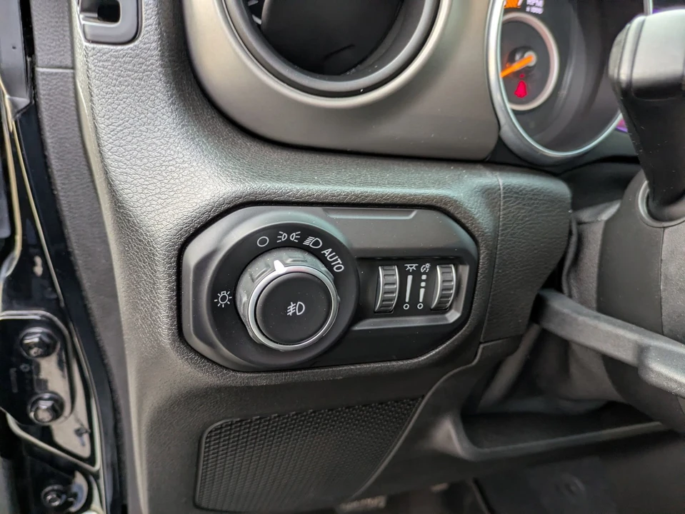 2019 Jeep JL Wrangler - Image 18 of 21