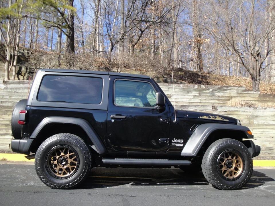 2019 Jeep JL Wrangler - Image 15 of 31