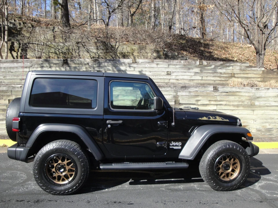 2019 Jeep JL Wrangler - Image 14 of 31