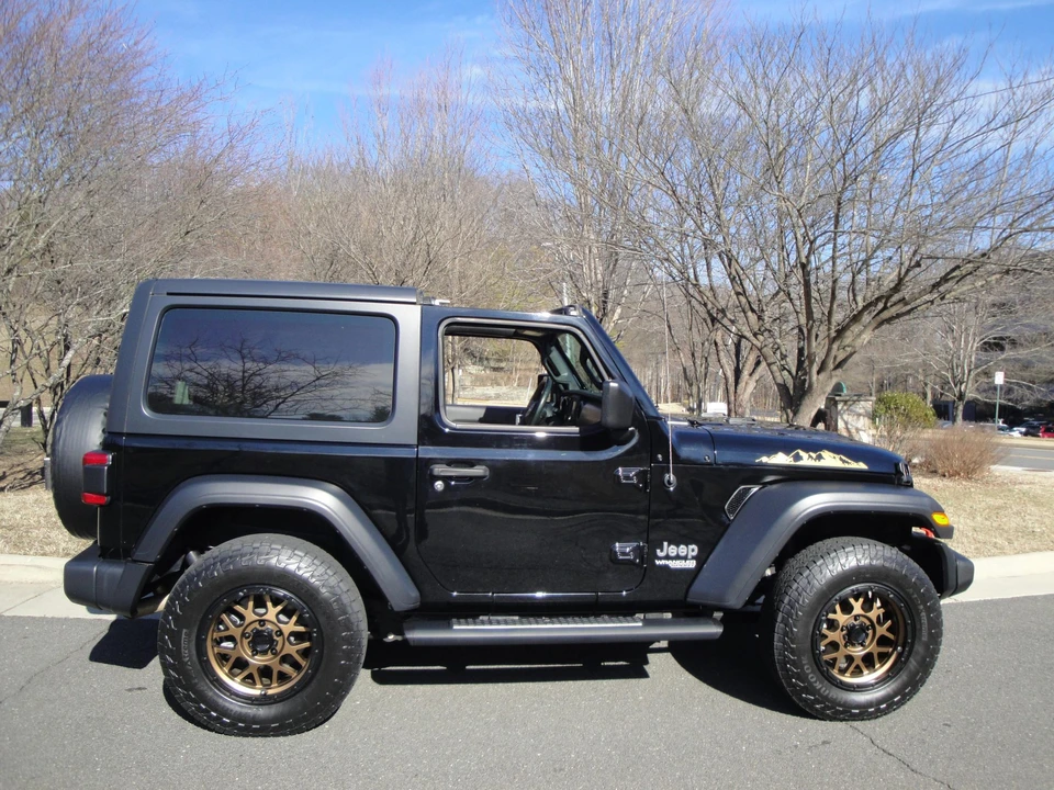 2019 Jeep JL Wrangler - Image 30 of 31