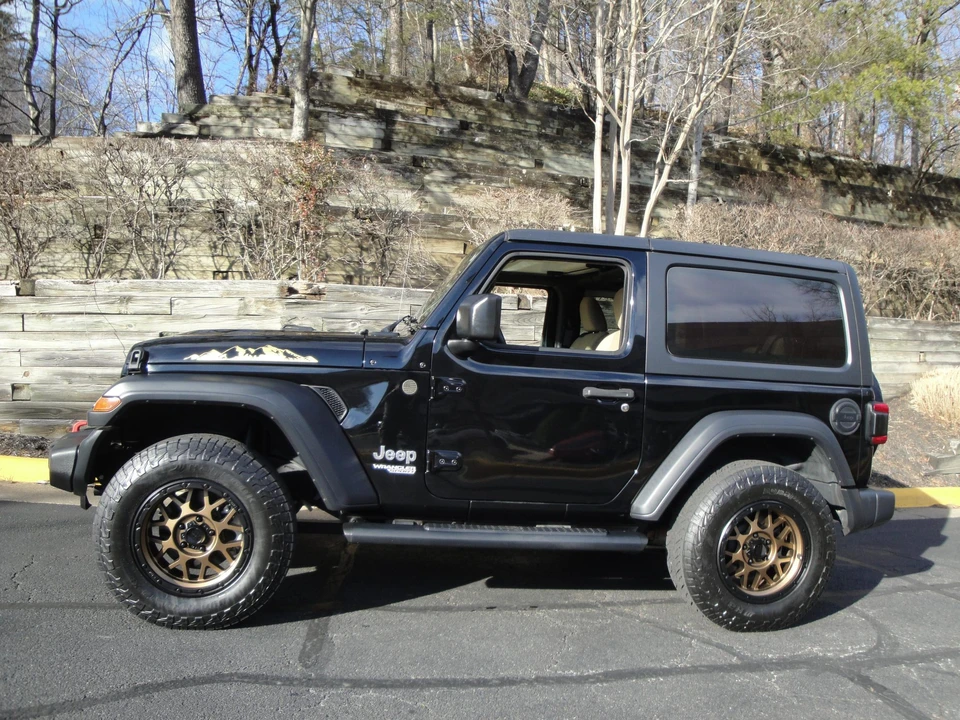 2019 Jeep JL Wrangler - Image 9 of 31