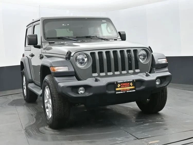 2019 Jeep JL Wrangler - Image 2 of 12