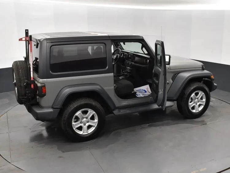 2019 Jeep JL Wrangler - Image 6 of 12