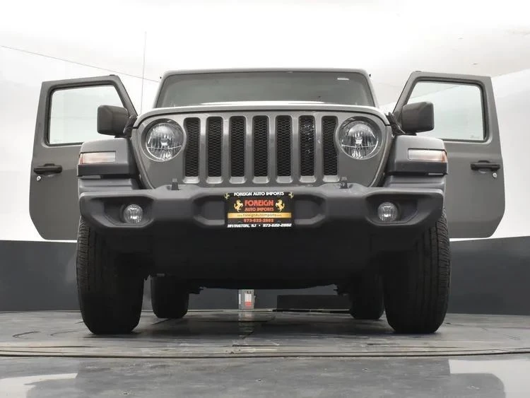 2019 Jeep JL Wrangler - Image 11 of 12