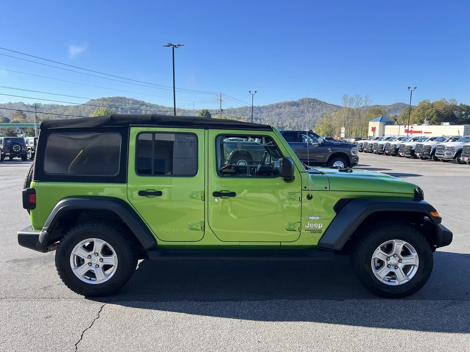 2019 Jeep JL Wrangler - Image 4 of 12