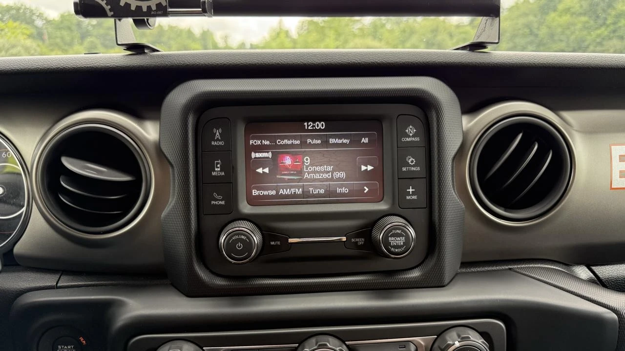 2019 Jeep JL Wrangler - Image 12 of 31