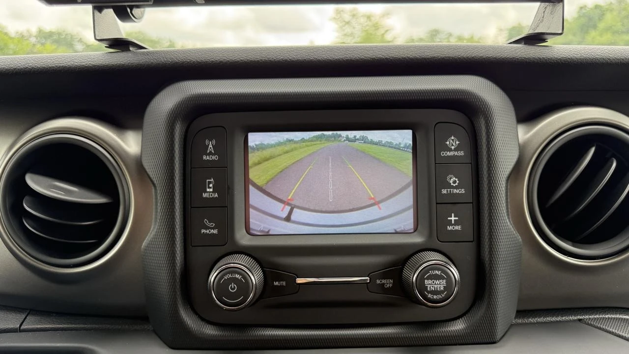 2019 Jeep JL Wrangler - Image 14 of 31