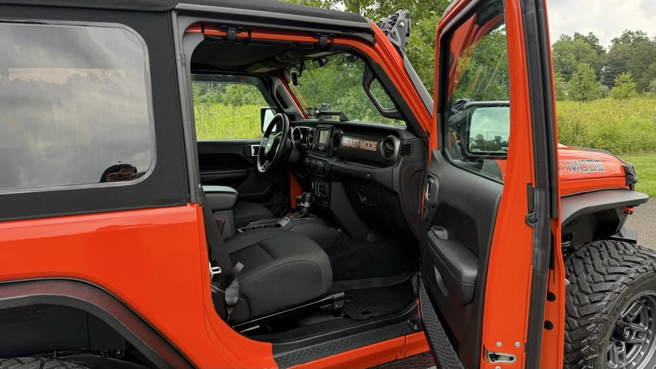 2019 Jeep JL Wrangler - Image 19 of 31