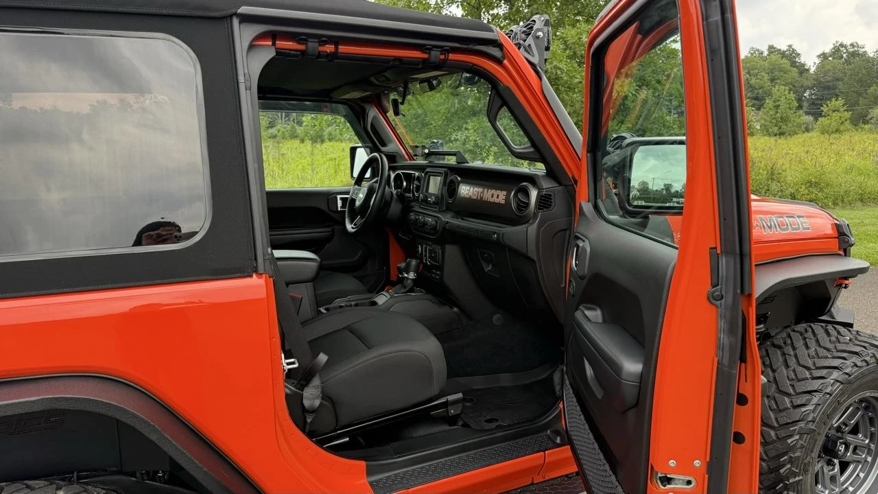 2019 Jeep JL Wrangler - Image 23 of 31