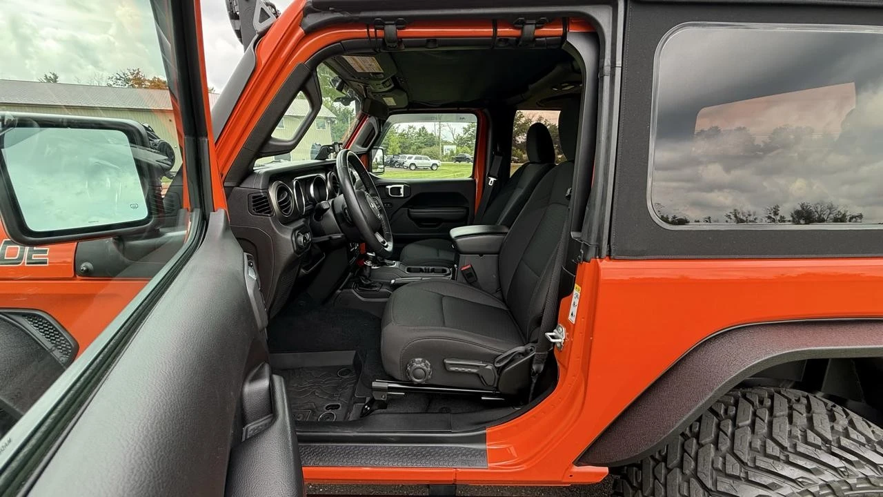 2019 Jeep JL Wrangler - Image 18 of 31