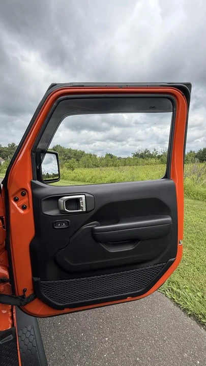 2019 Jeep JL Wrangler - Image 10 of 31