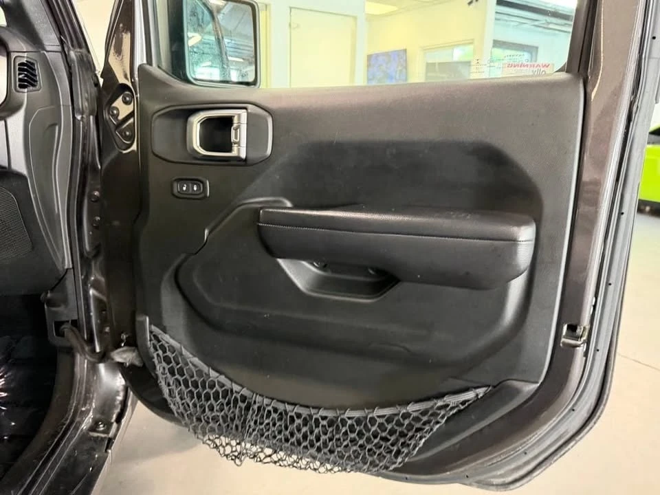 2019 Jeep JL Wrangler - Image 15 of 20