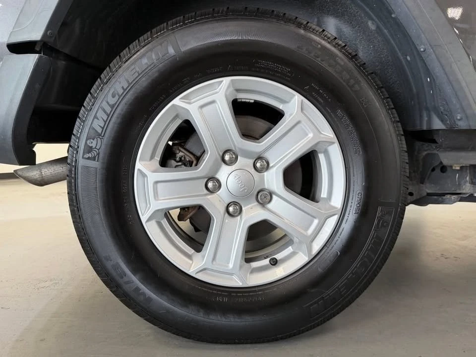 2019 Jeep JL Wrangler - Image 18 of 20