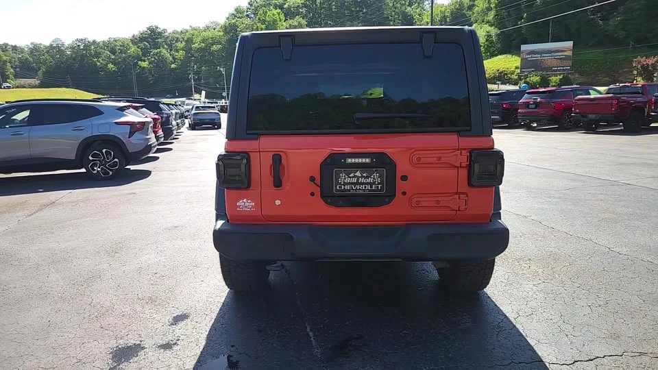 2019 Jeep JL Wrangler - Image 17 of 20