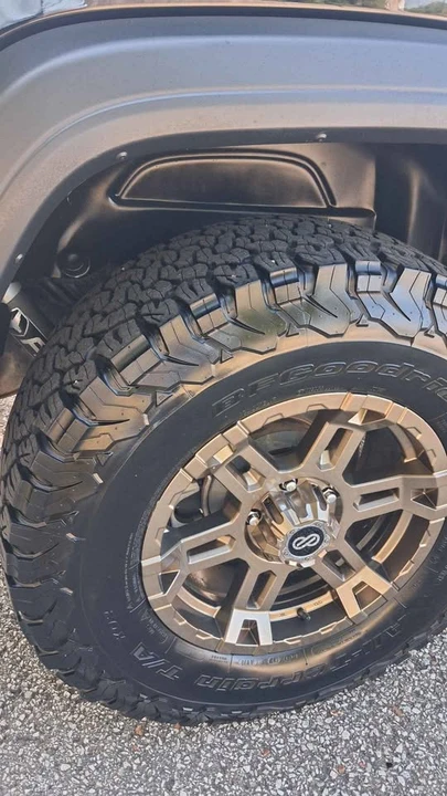 2019 Jeep JL Wrangler - Image 6 of 11