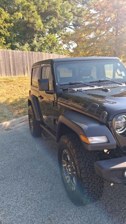 2019 Jeep JL Wrangler - Image 5 of 11