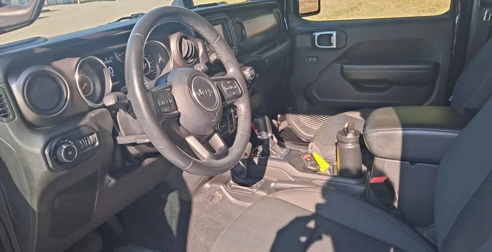 2019 Jeep JL Wrangler - Image 3 of 11