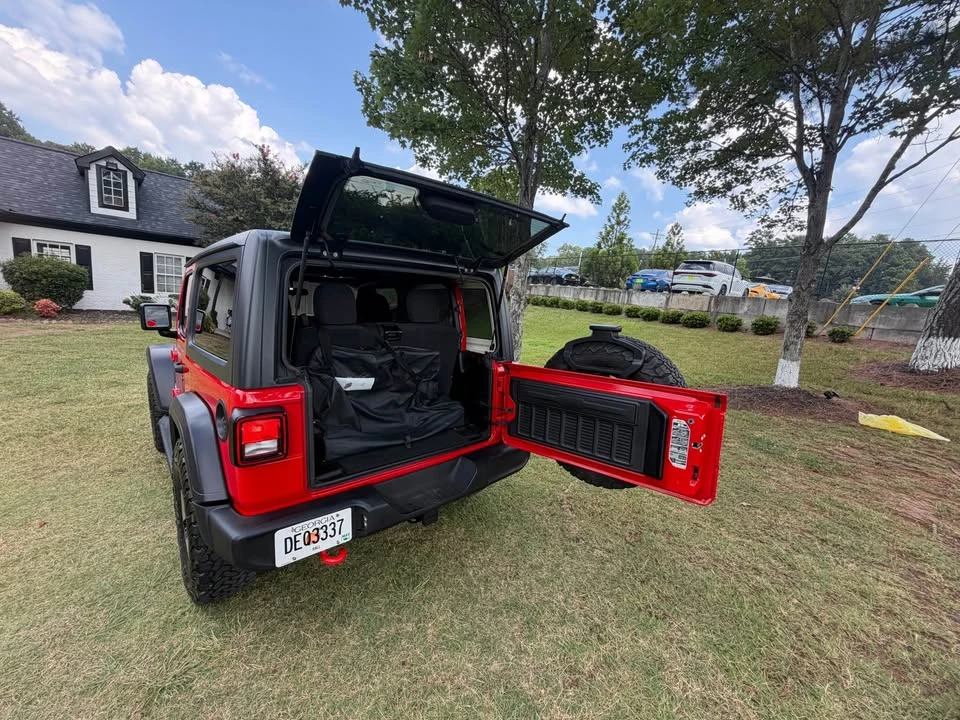 2019 Jeep JL Wrangler - Image 18 of 19