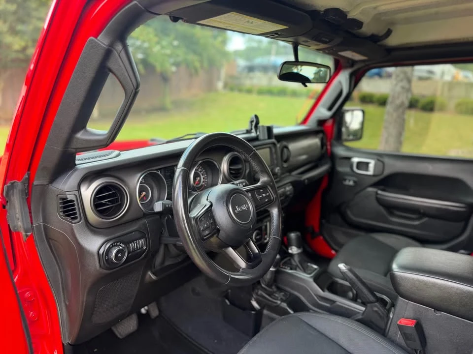 2019 Jeep JL Wrangler - Image 14 of 19