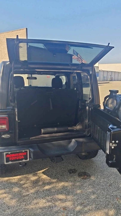 2019 Jeep JL Wrangler - Image 10 of 11
