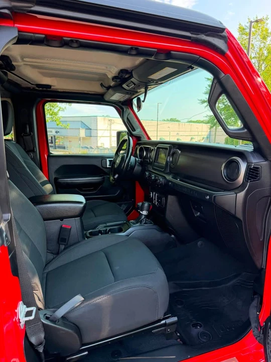2019 Jeep JL Wrangler - Image 6 of 12