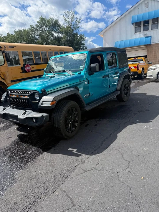 2019 Jeep JL Wrangler - Image 6 of 9