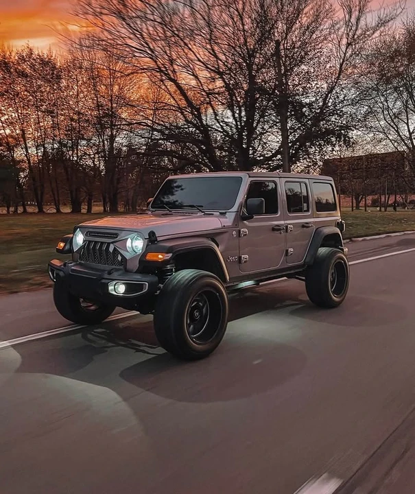 2019 Jeep JL Wrangler - Image 5 of 5