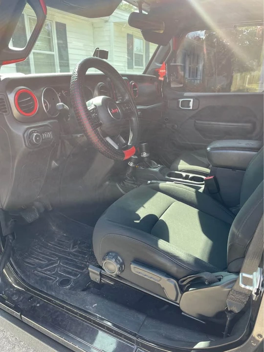 2019 Jeep JL Wrangler - Image 4 of 11
