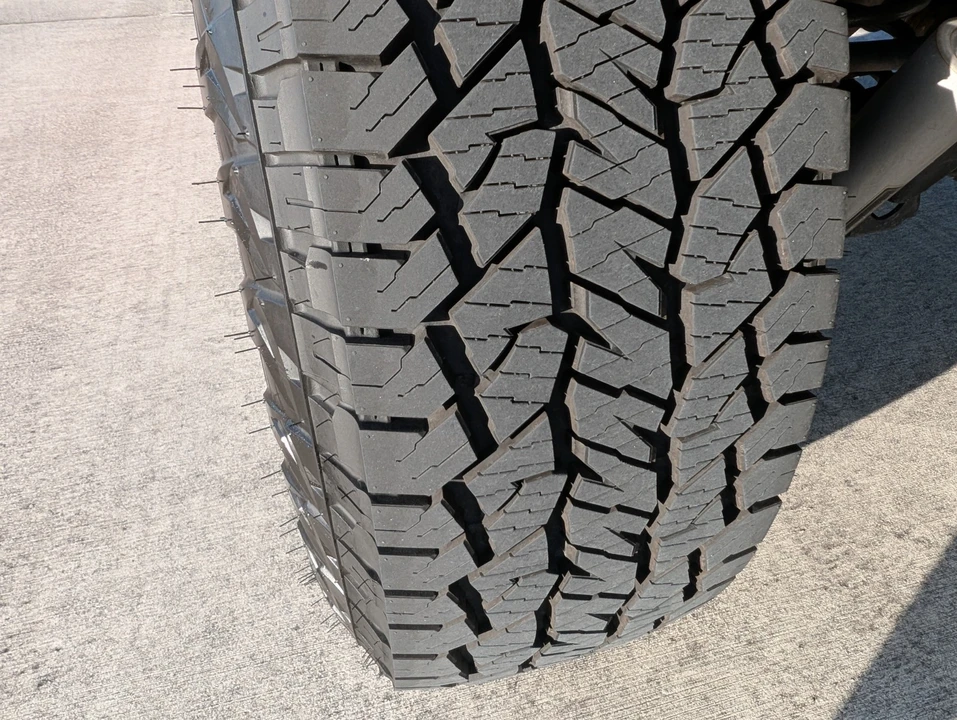 2019 Jeep JL Wrangler - Image 26 of 31