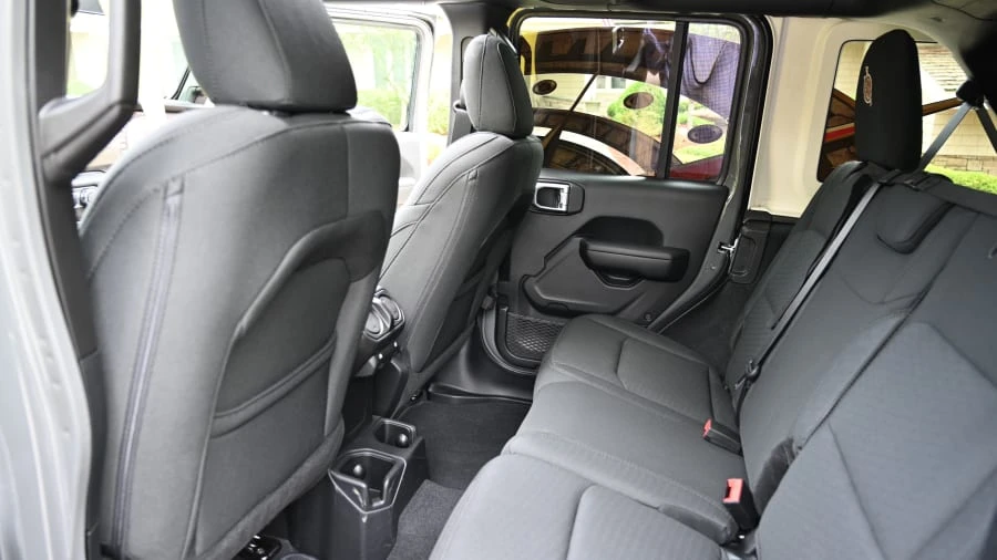 2019 Jeep JL Wrangler - Image 5 of 12