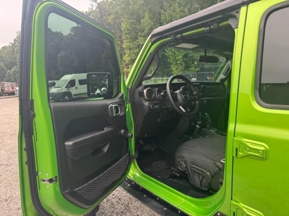 2019 Jeep JL Wrangler - Image 15 of 21