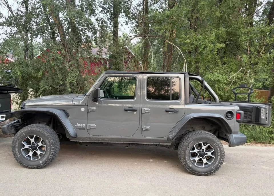 2019 Jeep JL Wrangler - Image 4 of 8