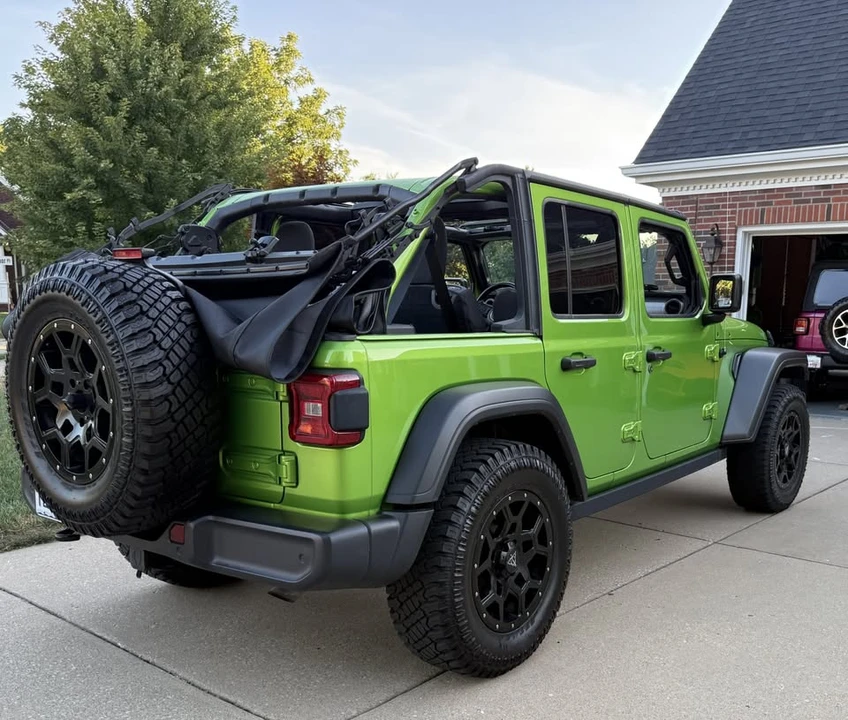 2019 Jeep JL Wrangler - Image 10 of 10