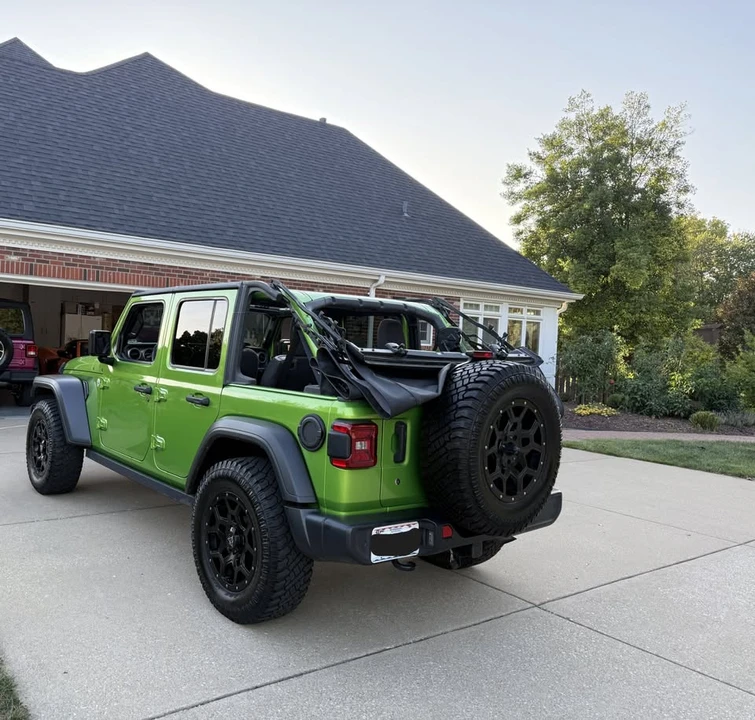 2019 Jeep JL Wrangler - Image 8 of 10