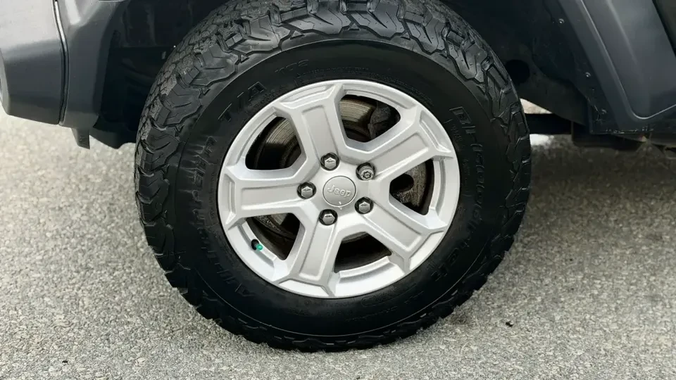 2019 Jeep JL Wrangler - Image 9 of 16