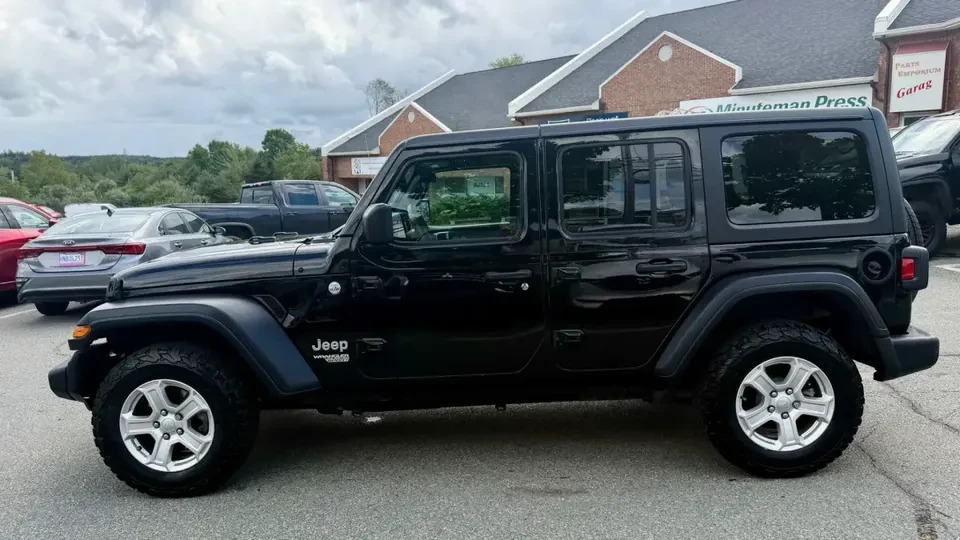2019 Jeep JL Wrangler - Image 6 of 16