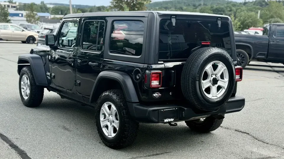 2019 Jeep JL Wrangler - Image 5 of 16