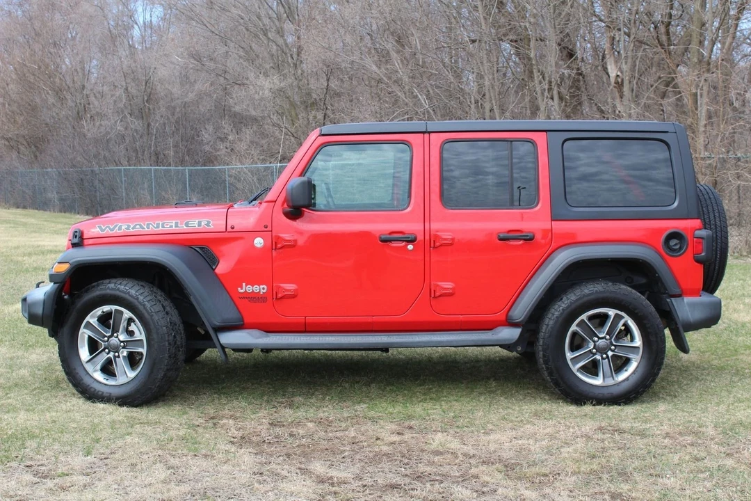 2019 Jeep JL Wrangler - Image 2 of 12