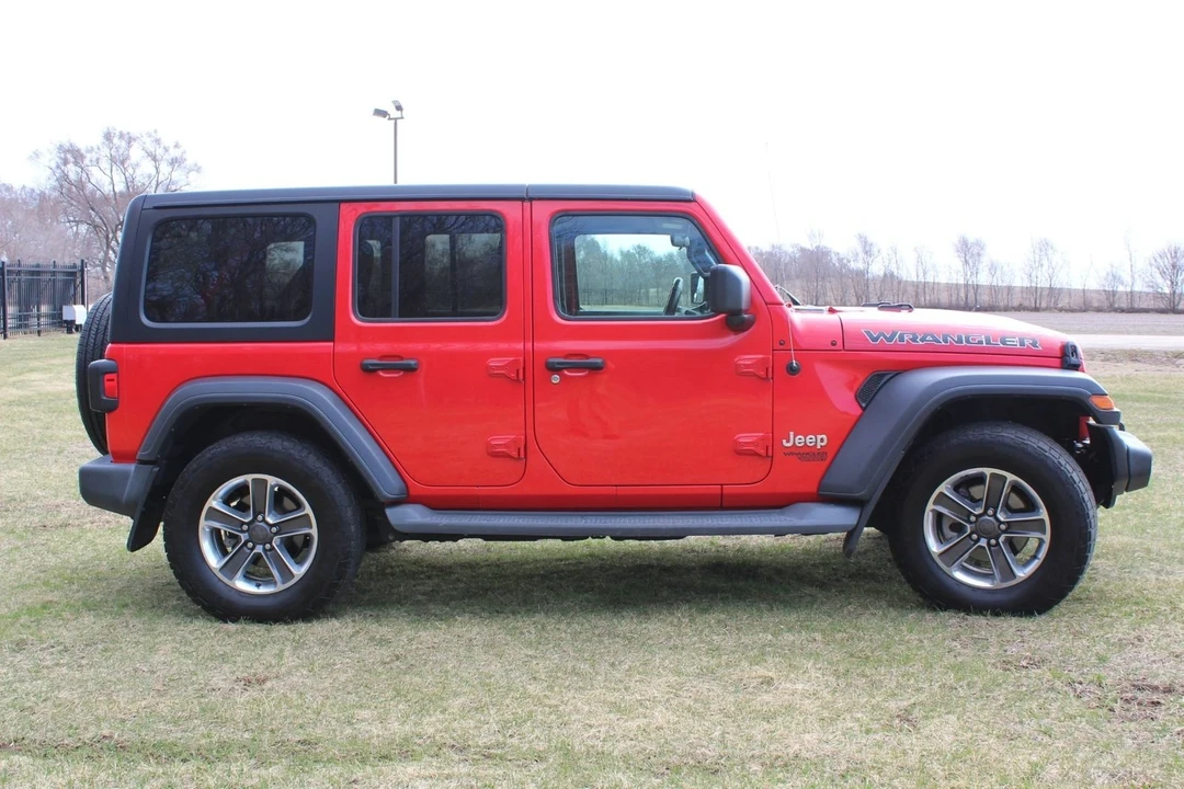 2019 Jeep JL Wrangler - Image 6 of 12