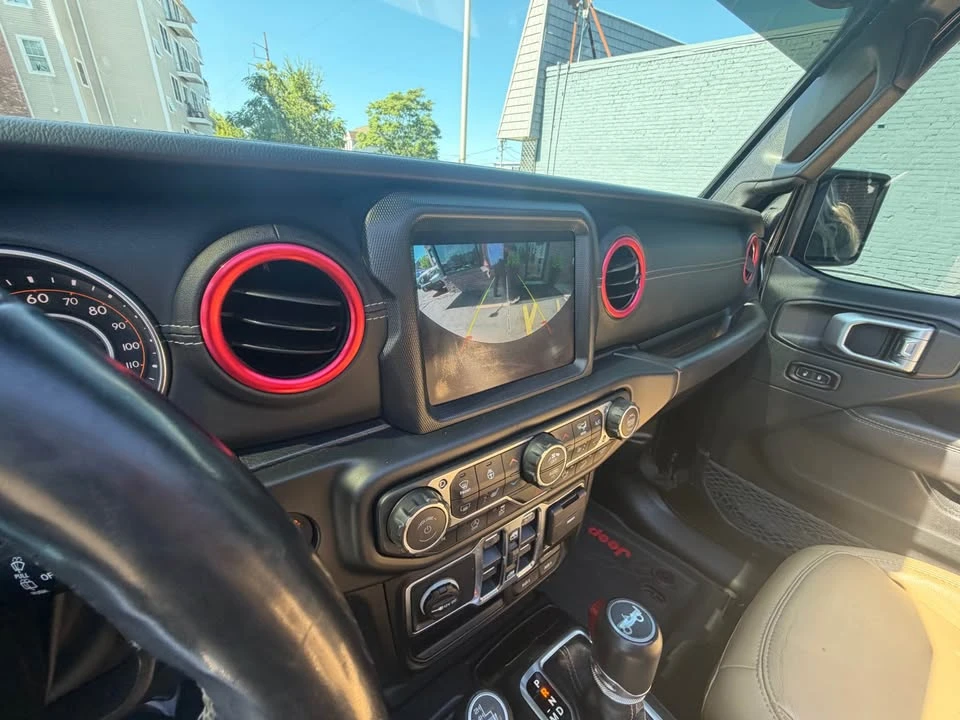 2019 Jeep JL Wrangler - Image 19 of 20